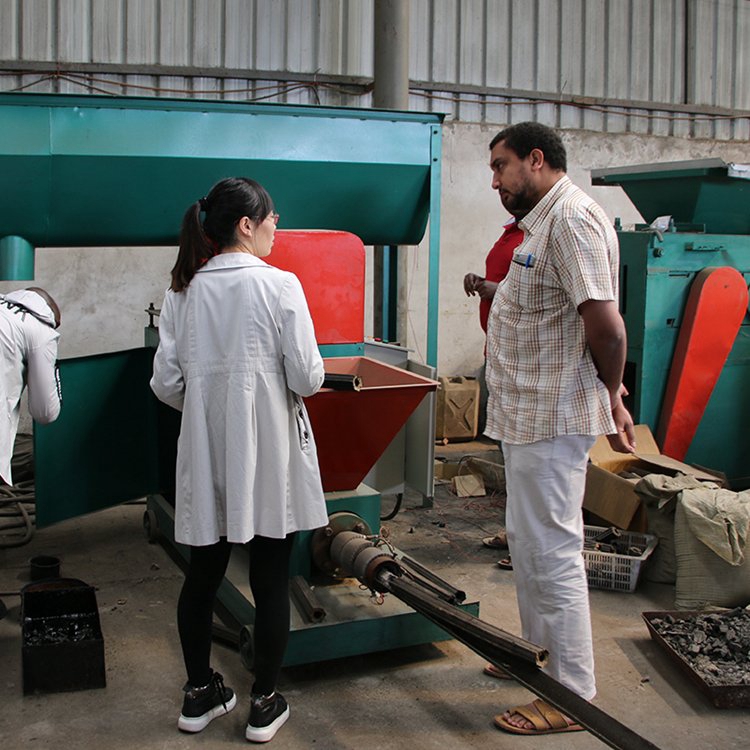 木炭機廠家告訴你原木炭和機制炭的不同在哪里？